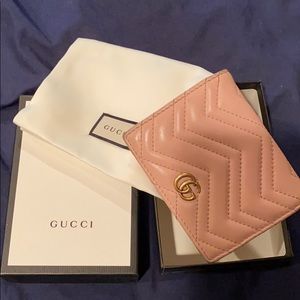 Gucci 6 slot  marmont wallet / light pink / blush